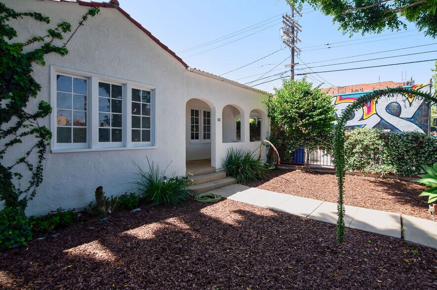 Building Photo - 641 N Martel Ave