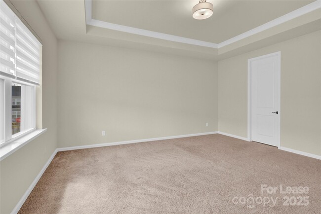 Building Photo - 5850 Strathmore Ct