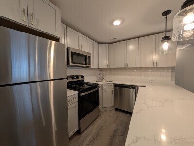 Building Photo - 1212 N La Salle Dr