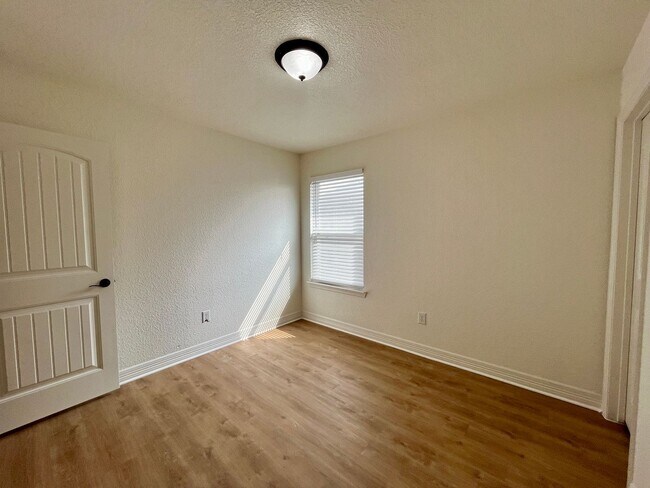 Building Photo - 13724 Altamirano