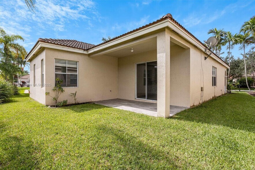 Building Photo - 1736 Aspen Ln
