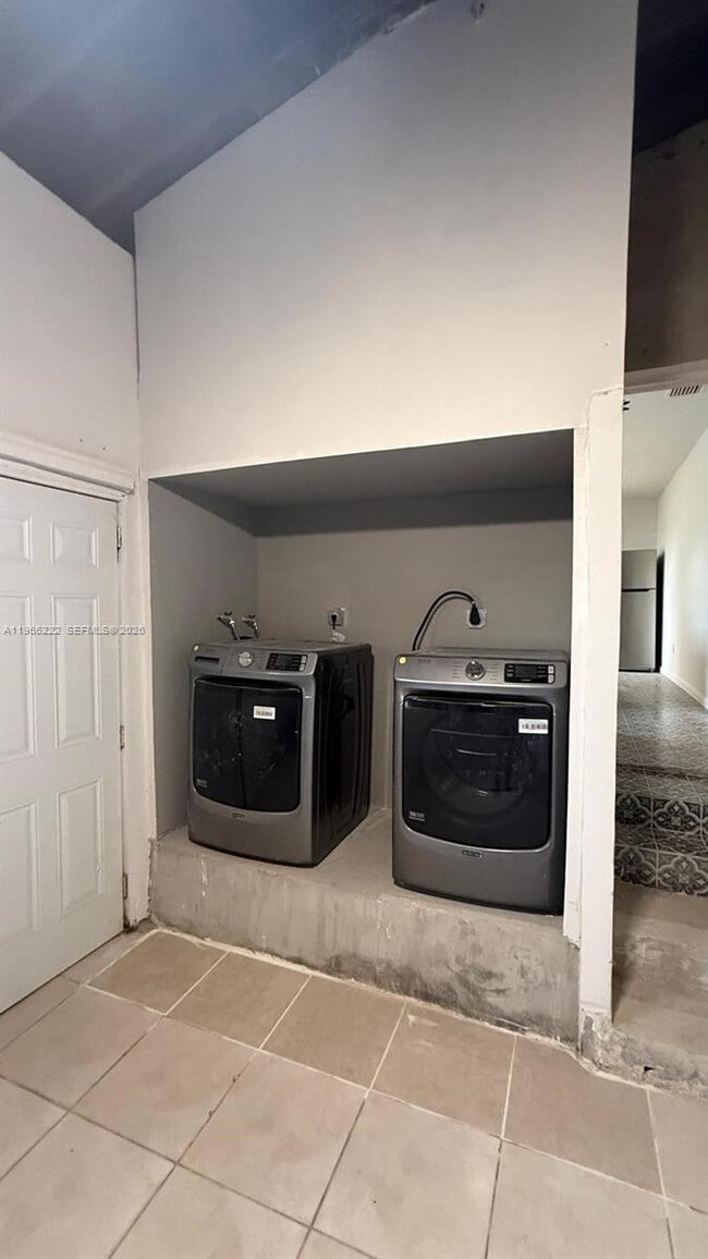 Building Photo - 4765 N Miami Ave