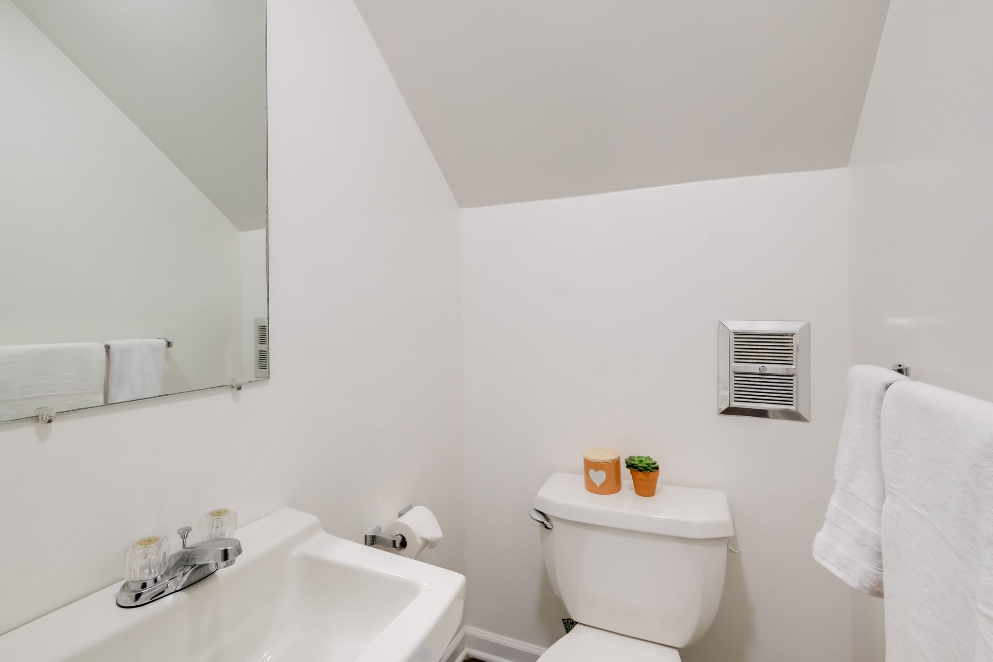 Building Photo - 1427 S St NW