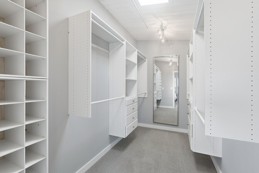 Building Photo - 116 5th Pl