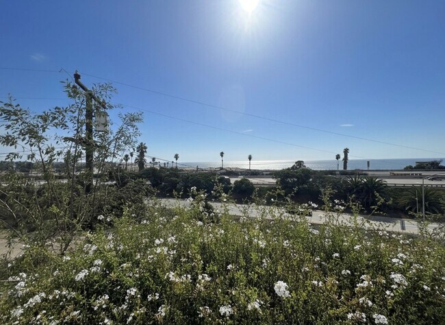 Building Photo - Hillside Ventura Home- Gorgeous Ocean View!!