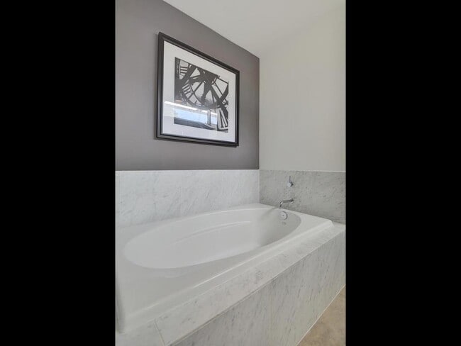 Building Photo - 2205 N Lamar Blvd