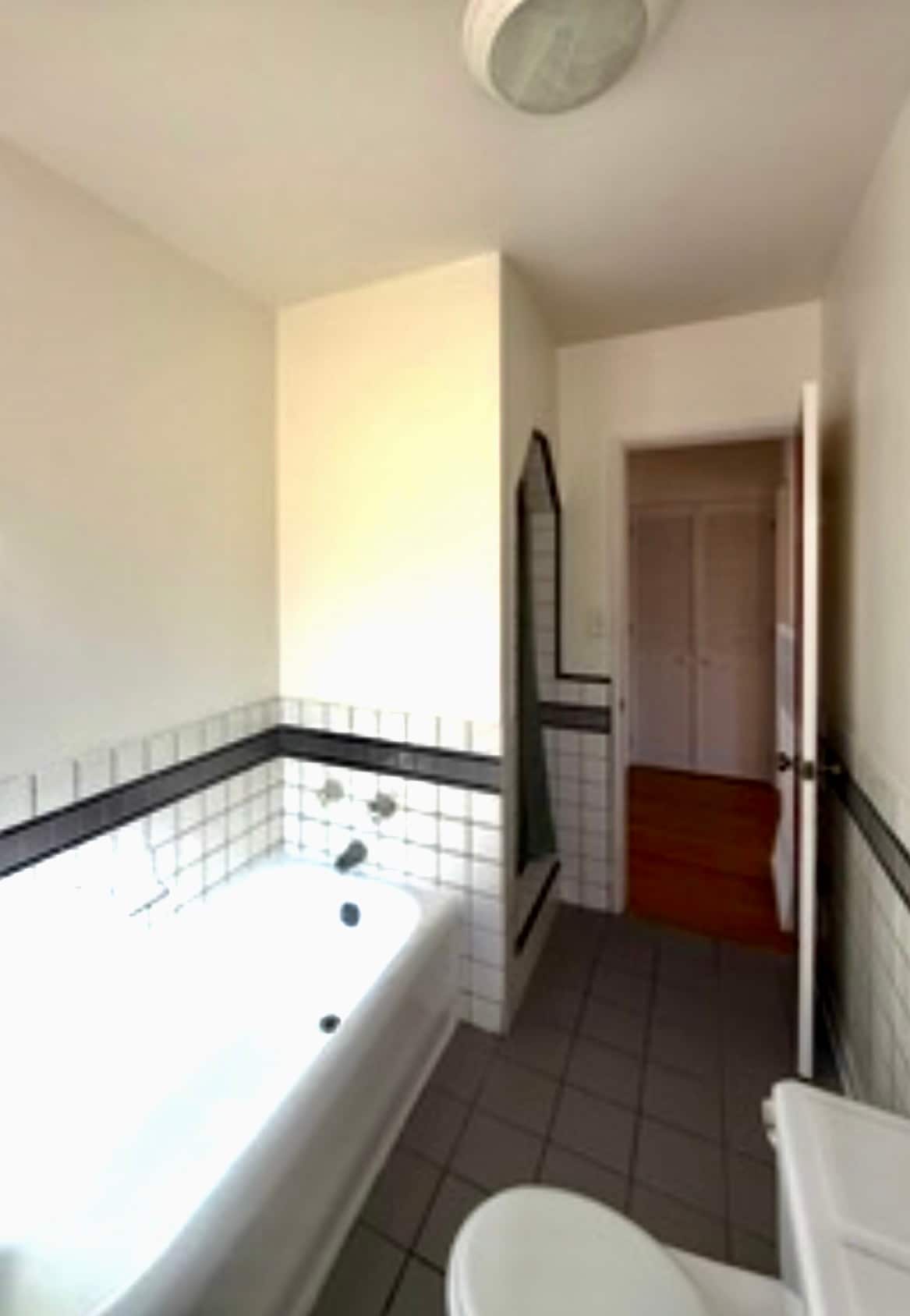 Building Photo - 6089 Cashio St