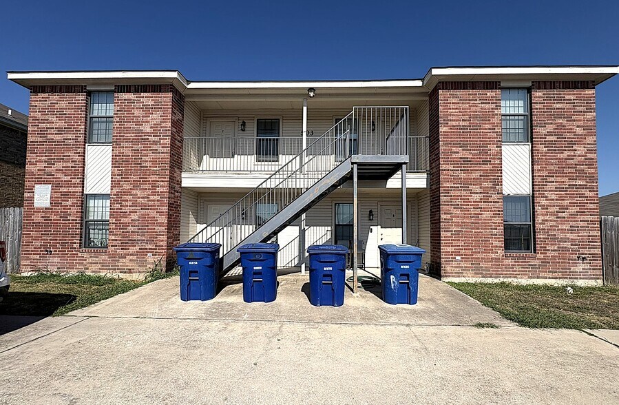 Primary Photo - 503 Bermuda St