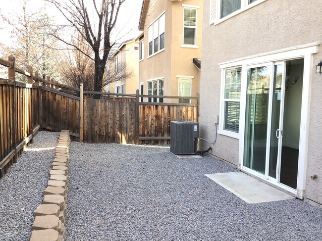 Building Photo - 6700 Panther Creek Dr