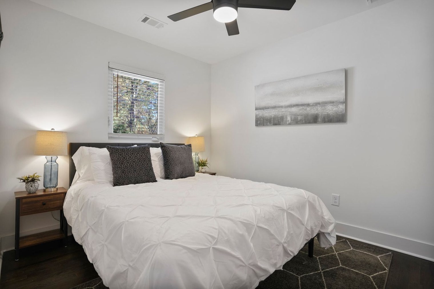 Building Photo - 975 Shadowridge Dr SE