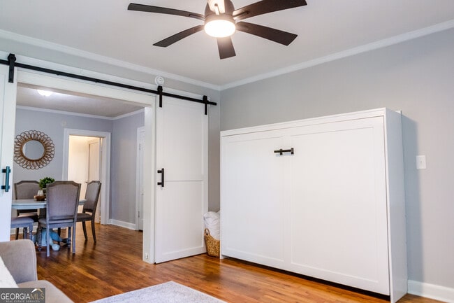 Building Photo - 111 E Screven St