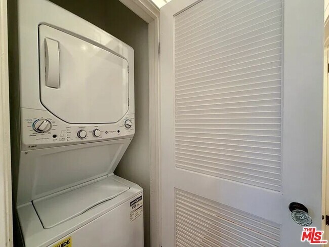 Building Photo - 1123 15th St