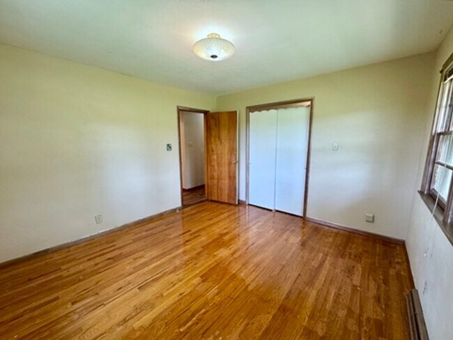 Building Photo - 3-Bedroom Country Home on Nearly 5 Acres with Detached Garage