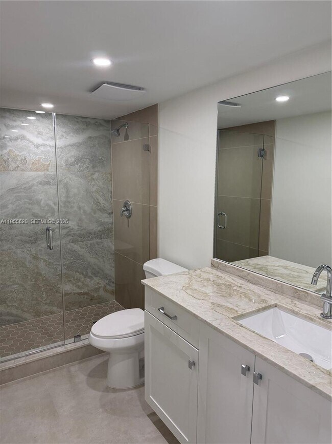 Building Photo - 8005 Lake Dr