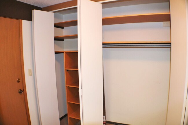 Building Photo - 16 Green Mountain Dr