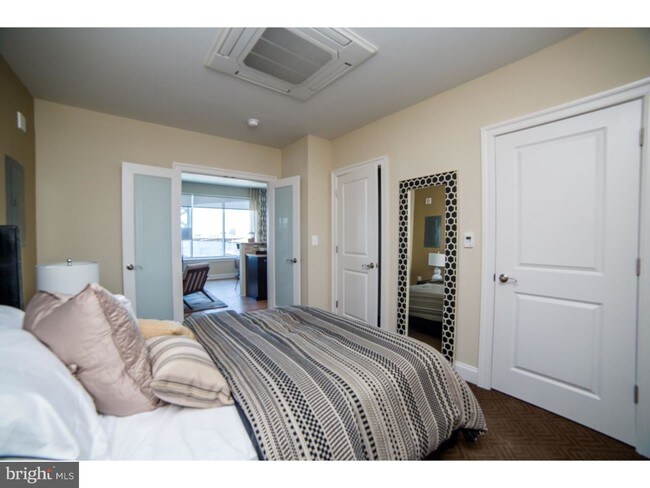 Building Photo - 234 N Christopher Columbus Blvd