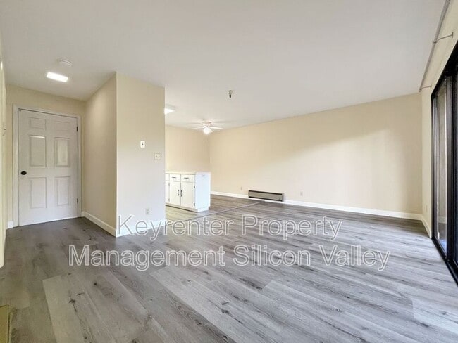 Building Photo - 1568 Willowbrae Ave.