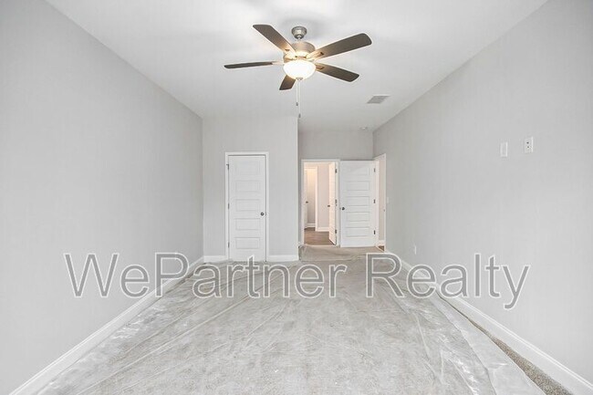 Building Photo - 124 Crest Pointe S