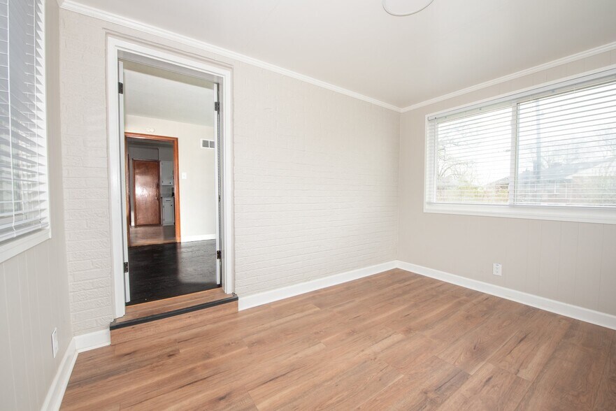 Building Photo - 956 Fontaine Pl