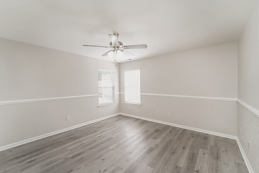 Building Photo - 2896 Rockingham Ct SW