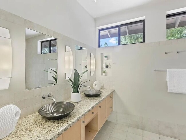 Building Photo - BRIGHT & AIRY HOME IN EXCLUSIVE ENCLAVE SPRAWLING, PRIVATE CULDESAC PROPERTY