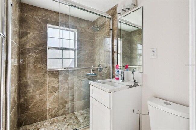 Building Photo - 6817 N Sterling Ave