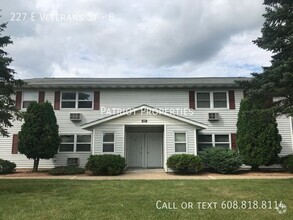 Building Photo - 2 bedroom/ 1 bath apartment in Tomah, WI