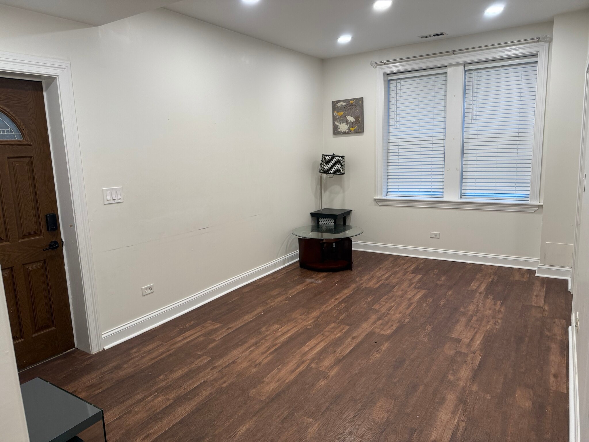 Living room - 2532 W Haddon Ave