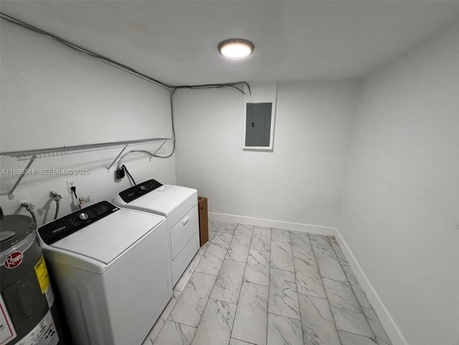 Building Photo - 4421 NW 33rd St