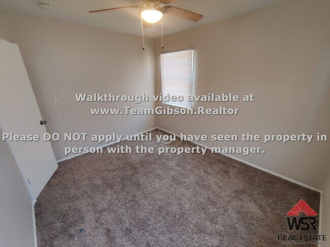 Building Photo - 4 Bedroom / 2 Bathroom Home.
