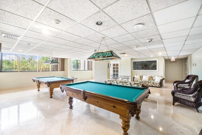 Building Photo - 5600 N Flagler Dr