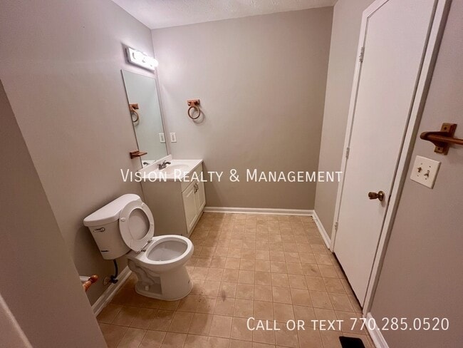 Building Photo - 270 Sage Dr