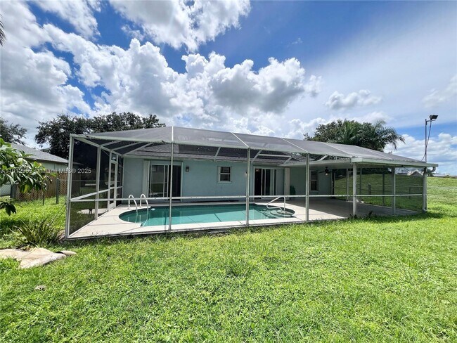 Building Photo - 15561 Spring Line Ln