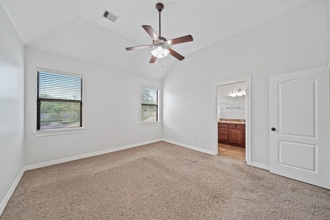 Building Photo - 1846 Woodbend Village Ct
