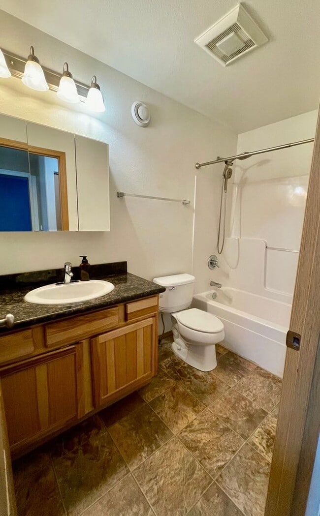 Building Photo - Fantastic, Single Family, Ranch Style home on an acre! Upgraded 3bed/2bath/2 car garage with all ...