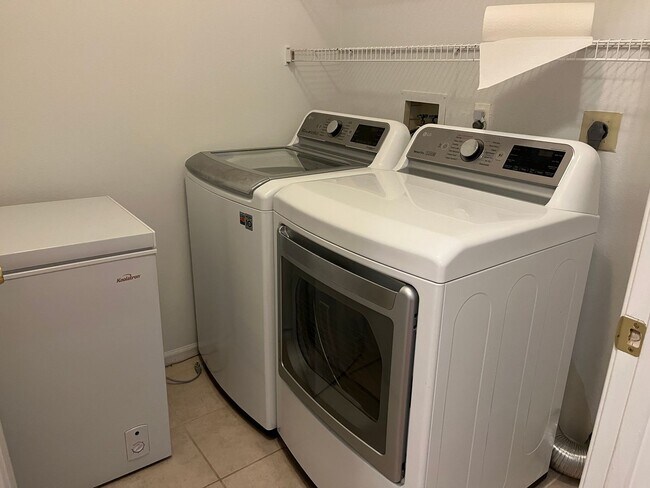 Building Photo - Fabulous 2br/2ba for rent in convenient Ga...