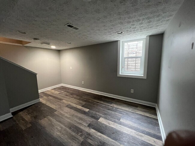 Building Photo - River-front condo