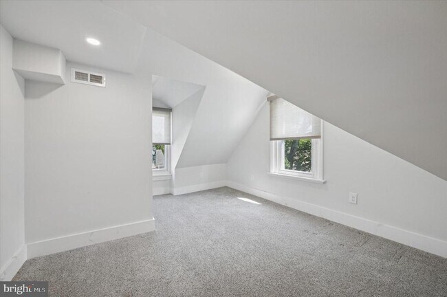 Building Photo - 121 Upland Terrace