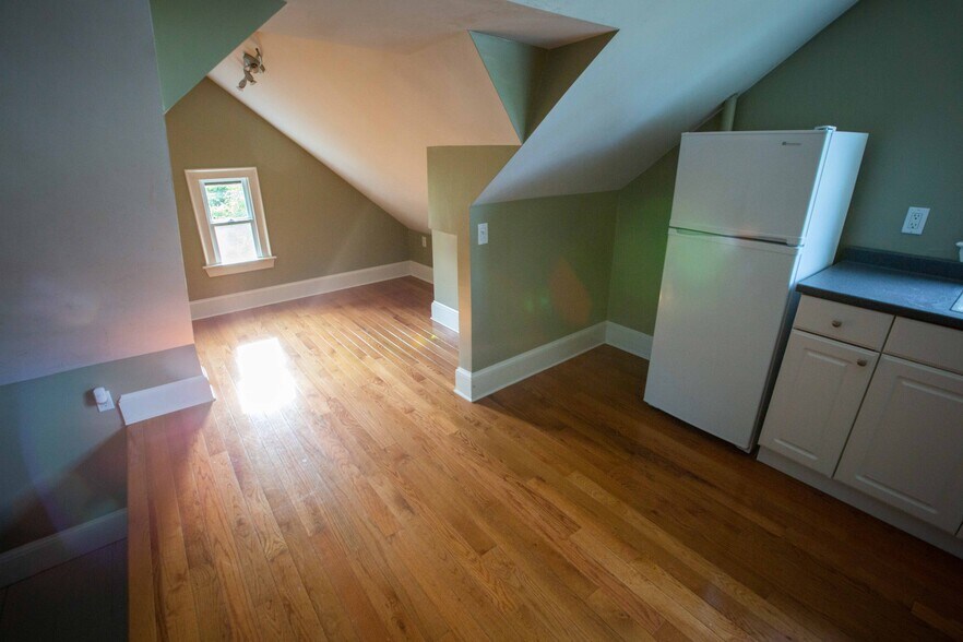 Building Photo - 15 Harrison St