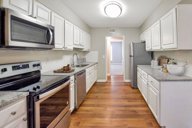 Building Photo - Villas on Briarcliff