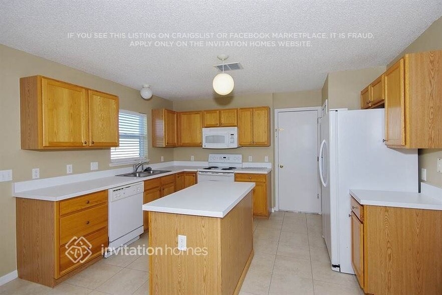 Building Photo - 404 Danube Way