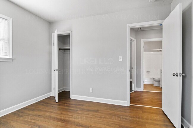 Building Photo - 4206 Laura Ave