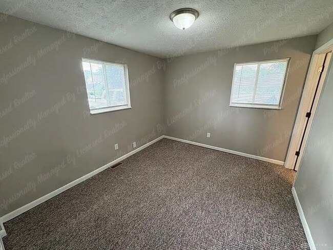 Building Photo - 525 Lake St