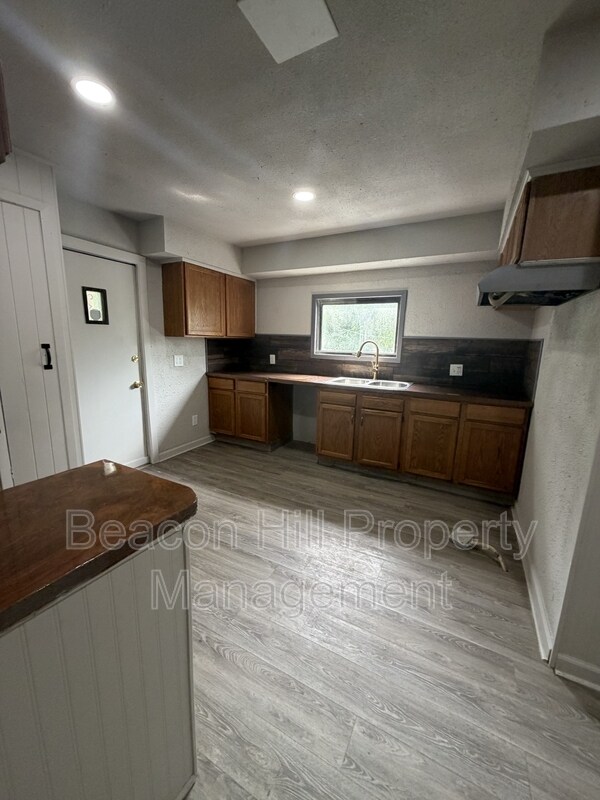 Building Photo - 12609 Dove Ave