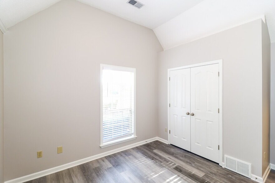 Building Photo - 1518 Appling Wood Cove S