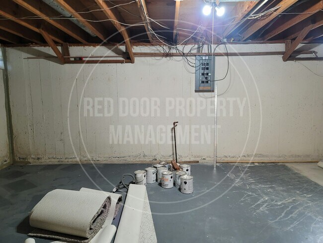 Building Photo - 1332 Farmstead St