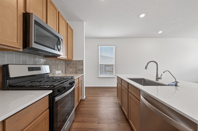 Building Photo - 8110 Shelter Bay Ln