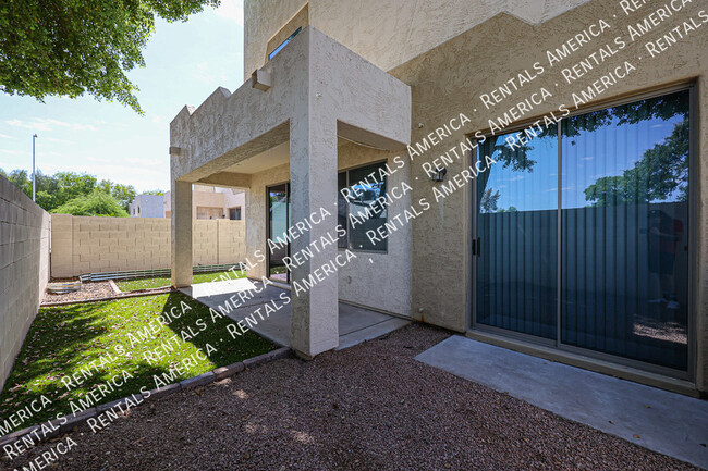 Building Photo - 544 N Alma School Rd