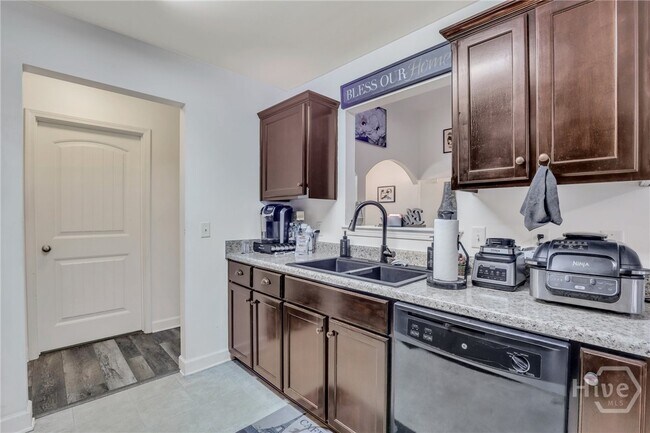 Building Photo - 128 Fontenot Dr