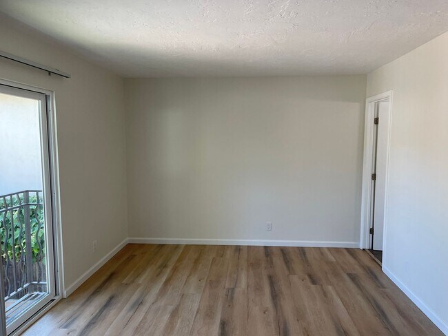 Building Photo - 3745 Portofino Way